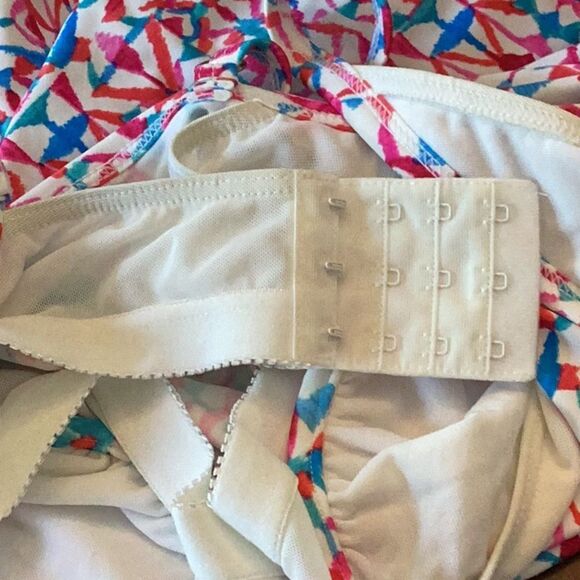 Sunsets Underwire Tankini - Picture 8 of 8